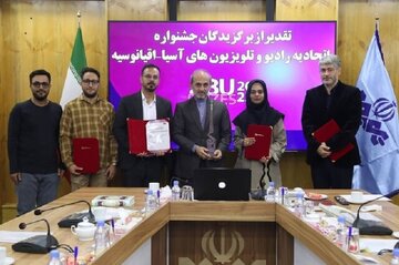 رییس صداوسیما: نمایش آثار سیاه از ایران در جهان مورد اقبال قرار میگیرد