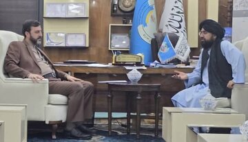 غریب‌آبادی برای حق‌آبه هیرمند و رژیم حقوق هریرود با کمیسار طالبان دیدار کرد