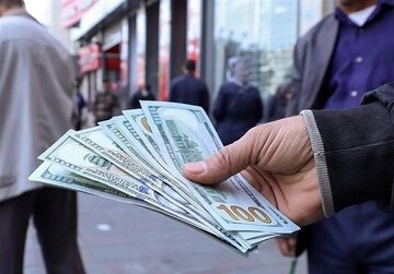قیمت جدید دلار، یورو و سایر ارزها ۱۷ مهر ۱۴۰۴/ بازار ارز لرزید؛ دلار ۲ هزار تومان ریخت