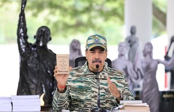 مادورو: با هزاران موشک پدافندی «ایگلاس» آماده مقابله هستیم