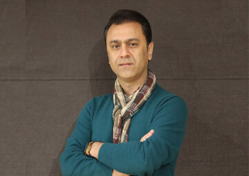 مردم از آواز فاصله نگرفتهاند، تریبونی برای معرفی آواز نمانده / از کنسرت و اجرا نمیتوان درآمد پایداری داشت / هنرجویانِ امروز موسیقی گوش نمیکنند