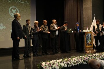 نخستین جشنواره شعر «پروانگی» برگزیدگان خود را شناخت