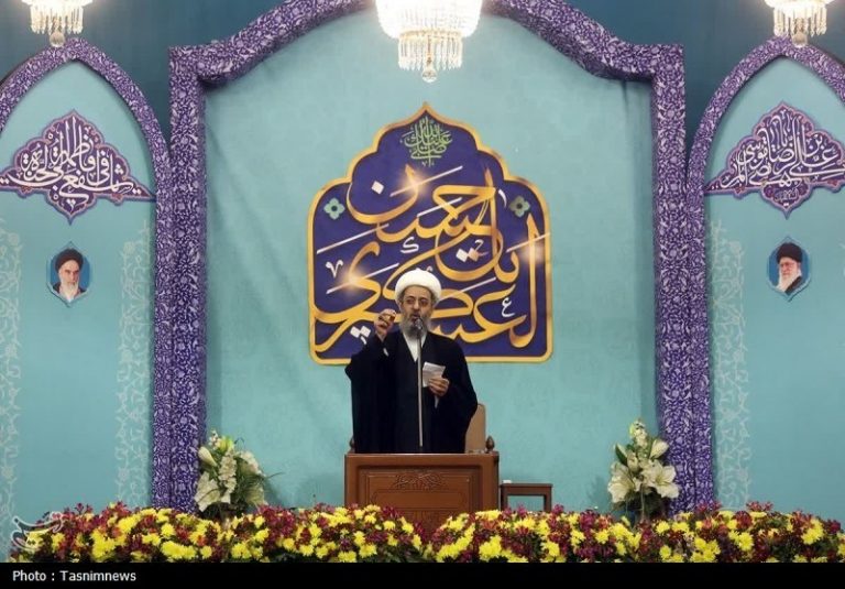 نماینده حزبالله لبنان در قم: هرگز میدان را ترک نمیکنیم و سلاحمان را تحویل نمیدهیم