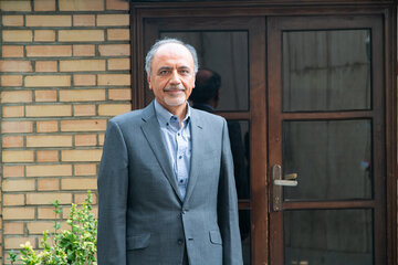 واکنش مشاور پیشین رئیس جمهور به پاسخ منفی به دعوت نشست صلح شرمالشیخ / ابوطالبی: آقای عراقچی! زمان مذاکرات قطعنامه ۵۹۸ طرفدار ادامه جنگ بودید