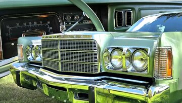 کرایسلر عتیقه، گنجی که نیم قرن دست نخورده باقی مانده است/ عکس