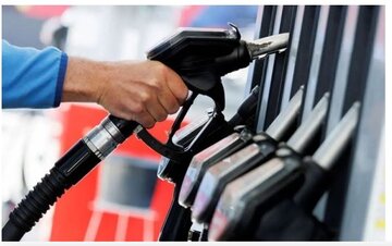 آقای پزشکیان چرا روی قیمت بنزین قفل کرده اید؟/ خودروهای فرسوده را جمع کنید، بنزین را هم گران نکنید