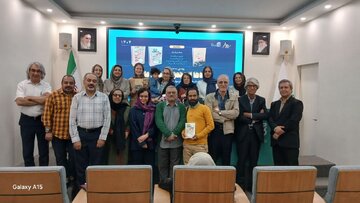 بازخوانی تاریخ، هم گذشته و هم آینده ما را تغییر میدهد