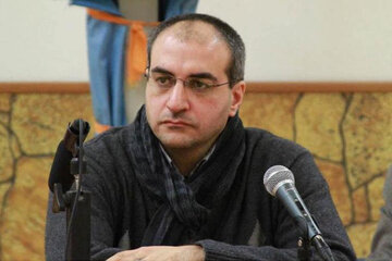 خشکی این سالها و دودگرفتگی شهر از یادمان برده که عاشق پاییز بودیم/ کیانوش غریبپور از طراحی پوستر رویداد پاییز- برگ گفت