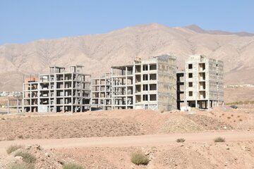 دولتهای مختلف وظیفه خود را در ساماندهی مسکن رها کردند و کار دست سفته بازان افتاد