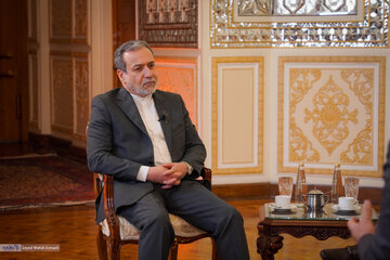 عراقچی : دیپلماسی استانی را گسترش داده ایم تا مشکلات استانهای مرزی با کشورهای همسایه حل شود/ از این طریق بخشی از تحریمها برداشته می شود