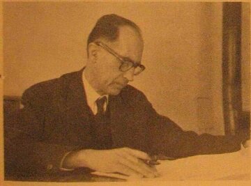 مردی که تمام بیدانشی و بیمسئولیتی دوره خود را جبران کرد/ این مرد چرا در عکسهای پنجاهوخردهای سالگیاش، اینقدر شکسته و فرتوت است؟