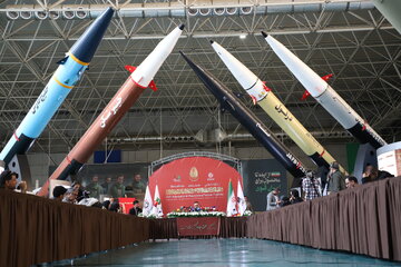 نشست خبری یک جشنواره تئاتری زیر سایه‌ی موشک‌های «خیبرشکن»، «فتاح» و…