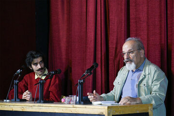 هر کس که در شبکههای اجتماعی حضور نداشته باشد، گویی قدرتی ندارد