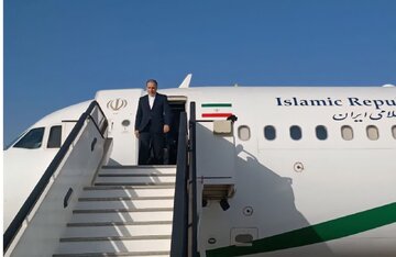 وزیر امور خارجه وارد گیلان شد