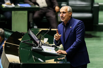 گزارش مهم رییس سازمان برنامه: ۱۰۱ سال زمان نیاز داریم تا پروژههای عمرانی را تمام کنیم