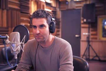 یک سرگشتگی روانی با هوتن شکیبا را بشنوید