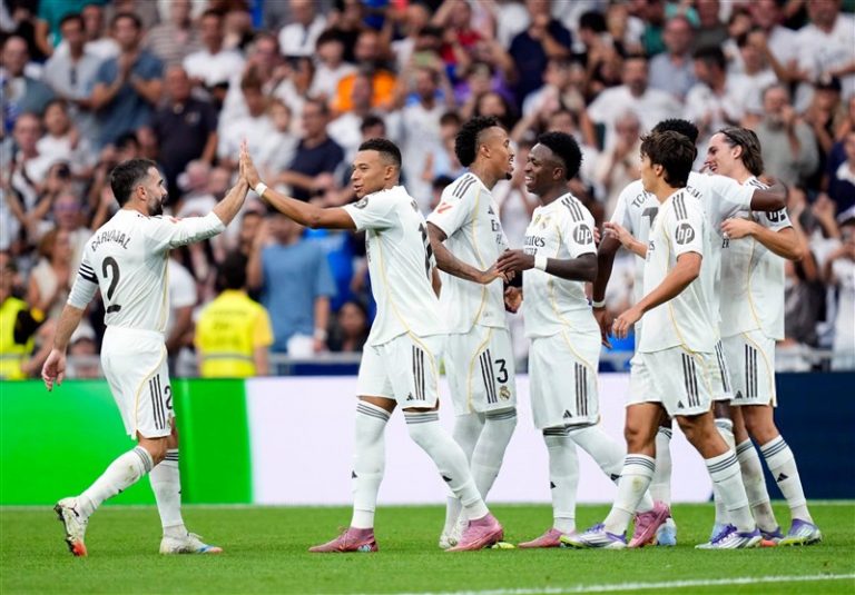 اختلاف نظر میان هواداران رئال مادرید در مورد پیراهن جدید + عکس