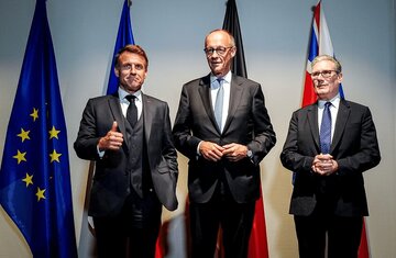 این سوال را باید از مکرون بپرسید!