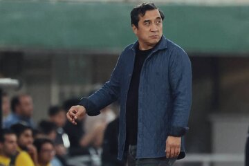 این صداوسیما که نمیتواند جلوی فحش خداد عزیزی روی آنتن زنده را بگیرد، میخواهد مدیریت محتوای شبکه نمایش خاتگی را بر عهده بگیرد