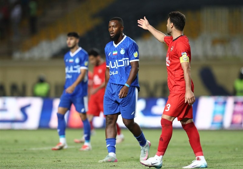 با وجود نارسایی قلبی، مهاجم استقلال با مجوز بازی میکند