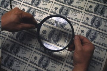 بعد از گذشت ۱۲ سال از پایان دولت احمدی نژاد هنوز معلوم نشده صدها میلیارد دلار از درآمدهای نفتی دولتش کجاست؟