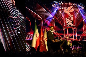 بیش از هر زمان دیگر نیازمند روایت‌های صادقانه و انسانی هستیم/ پایان جشنواره جهانی فیلم فجر در شیراز/ تقدیر از رضا میرکریمی و آلفرد یعقوب‌زاده