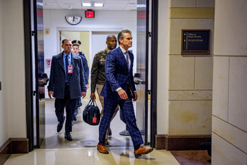 تلاش وزارت جنگ آمریکا برای جلوگیری از افشای جنایت کارائیب/ وزارت خارجه از پیشنهاد پنتاگون مبهوت ماند