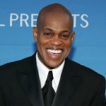 خواننده مشهور اپرا با ضربات چاقو در خانه‌اش کشته شد/ پسر ۳۱ ساله‌اش بازداشت شد