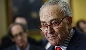 دفاتر چاک شومر تهدید به بمبگذاری شد