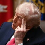 دولت ترامپ برای پول در آوردن کارت اقامت طلایی می‌فروشد