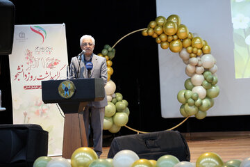 رئیس دانشگاهی که دانشجویان را از اتاقش بیرون کرده بود تغییر کرد/ ضرورت احیای فضای نقد