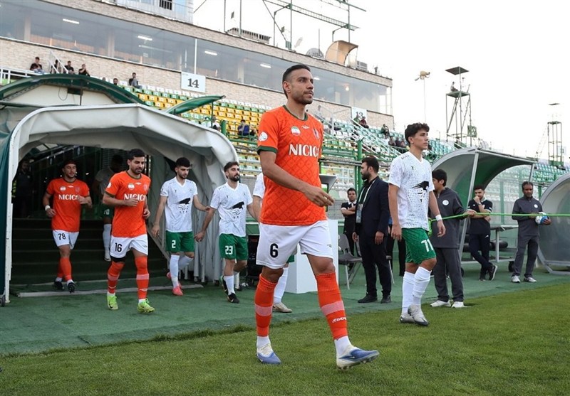 زندهروح: حریف دست و پا بستهای برای پرسپولیس نیستیم/ هواداران به ما زمان بدهند