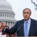 ضرب سکه دلار با پرتره ترامپ؛ دموکرات‌ها دست به کار شدند؛ آمریکا هرگز پادشاه نداشته و هرگز هم نخواهد داشت/ عکس