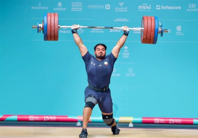 علیرضا نصیری؛ چهارمین وزنهبردار جهان با سنگینترین مهار
