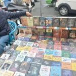 قاچاقچیان کتاب در جامعه جولان می‌دهند/ ناشران پشت دیوار سانسور