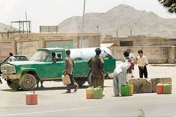 قیمت جدید بنزین، قاچاق را کاهش نمی دهد/ دولت در هرسال ۴۰۰همت زیان قاچاق سوخت می دهد