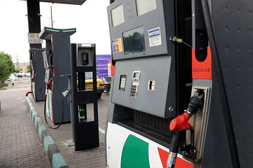 مالکان چند خودرو چقدر سهمیه سوخت میگیرند؟/ سهمیه یارانهای این خودروها حذف نمیشود