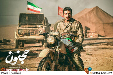 «مجنون» در مناطق فاقد سینما روی پرده میرود