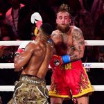 نمایش جدید جیک پاول با فک شکسته و بسته‌های پول! + عکس