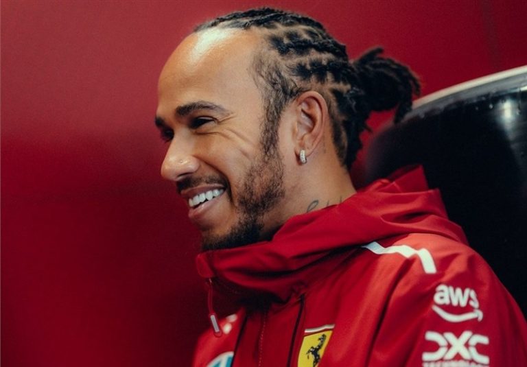 هدیه کاملا بریتانیایی همیلتون برای ۱۰۰۰ کارمند تیم فراری