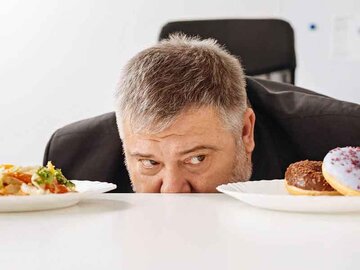 چاقی؛ معضل جهانی سبک زندگی ناسالم/ درمان چیست؟