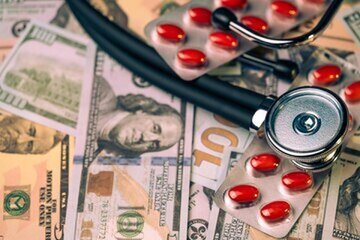 ابهام در سرنوشت ارز ترجیحی دارو؛ حذف نمیشود، اما چگونه ادامه مییابد؟/ قیمتگذاری، گلوگاه اصلی تولید داخلی/ حذف ارز ترجیحی برای داروهای وارداتی؟