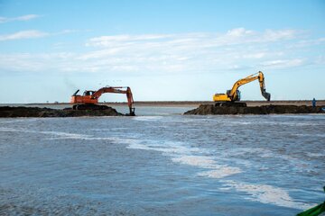 استاندار گلستان: ترک فعل در استقرار لایروب، مرگ خلیج گرگان را تشدید میکند