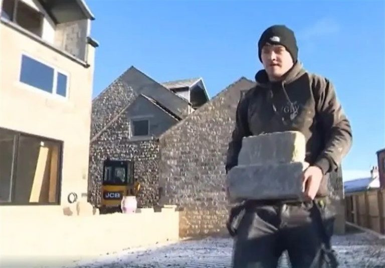 بازگشت ستاره دارت جهان به بنایی بعد از کسب جایزه ۶۰ هزار پوندی