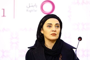 رویا نونهالی ۳۹ ساله در پشت صحنه یک فیلم در کنار مهدی فخیمزاده؛ سال ۱۳۸۲/ عکس