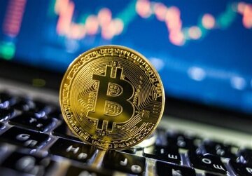 ریزش شدید در بازارهای مالی جهانی/ بیتکوین به زیر ۹۰ دلار سقوط کرد