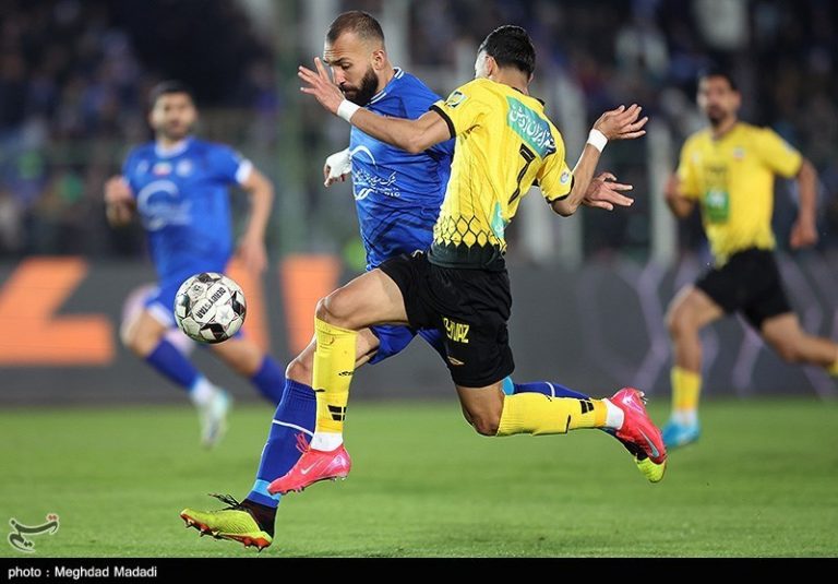 سپاهان – استقلال؛ شام آخر ساپینتو در مصاف با دروازهبان مغضوب؟