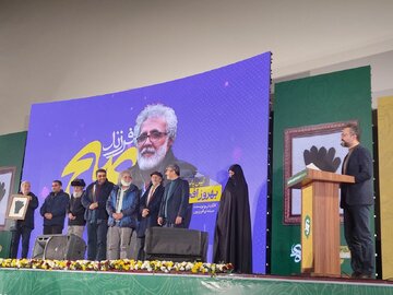 شانزدهمین جشنواره عمار در ایستگاه پایانی؛ بهروز افخمی تجلیل شد