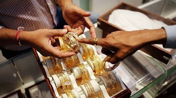 قیمت سکه و قیمت طلا امروز شنبه ۴ بهمن ۱۴۰۴ طلا در کانال ۱۵ میلیون، نیم سکه ۸۲ میلیونی شد+جدول