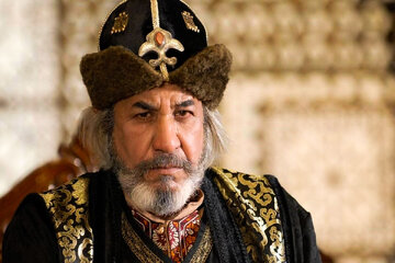 محمد فیلی: قهر مخاطبان با تلویزیون/ ارتقای کیفیت سریالها مهمتر از افزایش تعداد آثار است